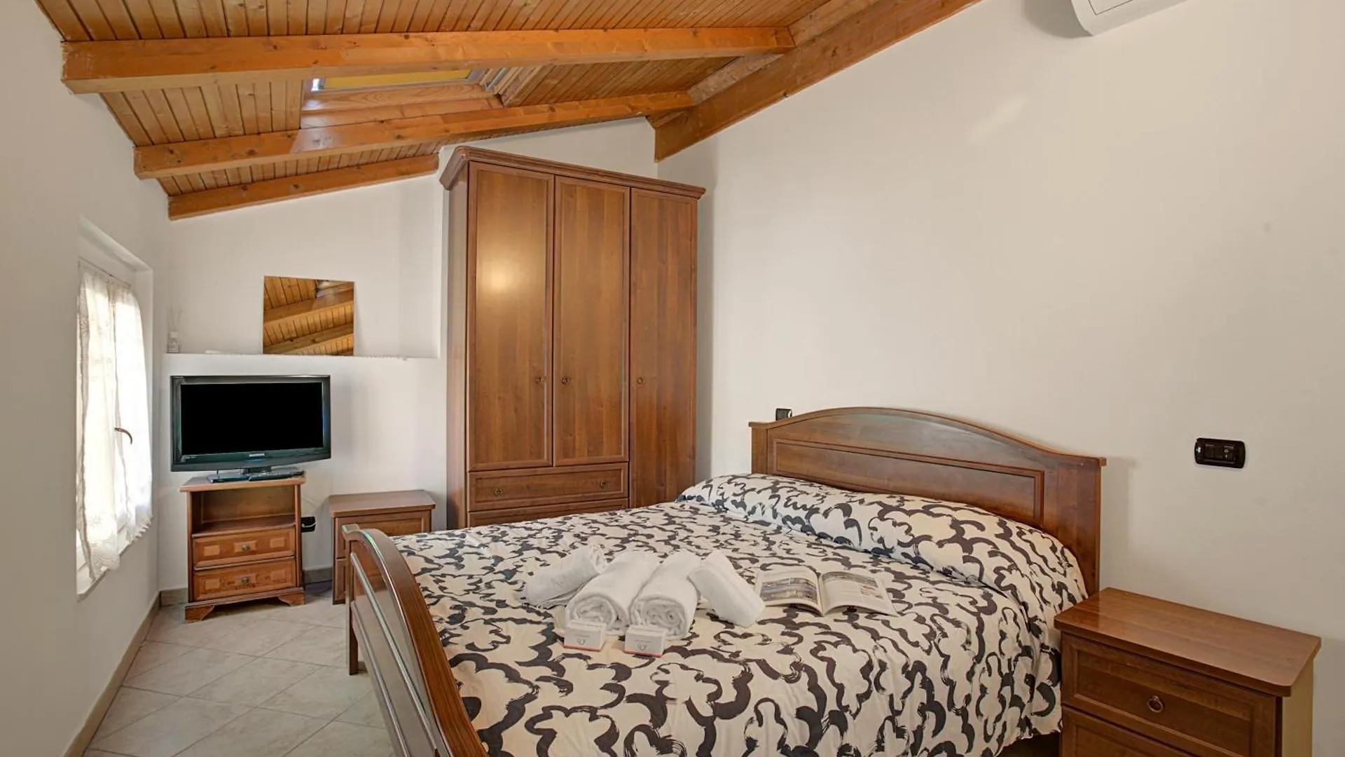 Apartment Queen Elena Home Centro Sanremo - Happy Rentals Italy
